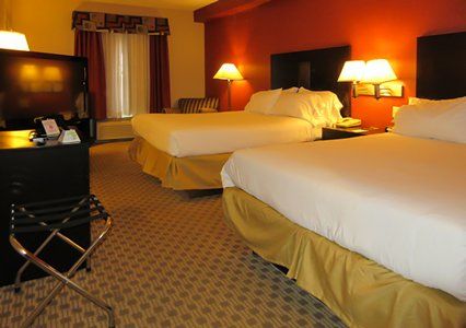 Quality & Village - Cleveland South Hotel