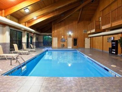 Quality & Village - Cleveland South 3*