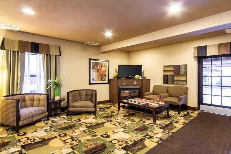 Hotel Quality & Village - Cleveland South