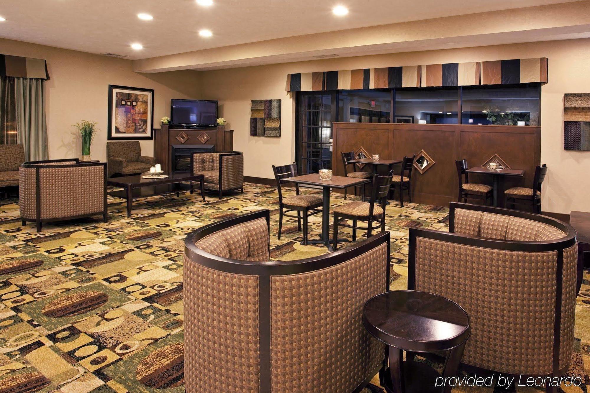 Hotel Quality & Village - Cleveland South Oakwood