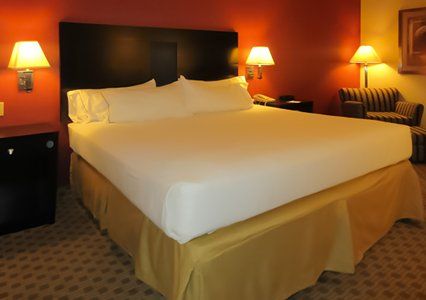 Quality & Village - Cleveland South Hotel Oakwood