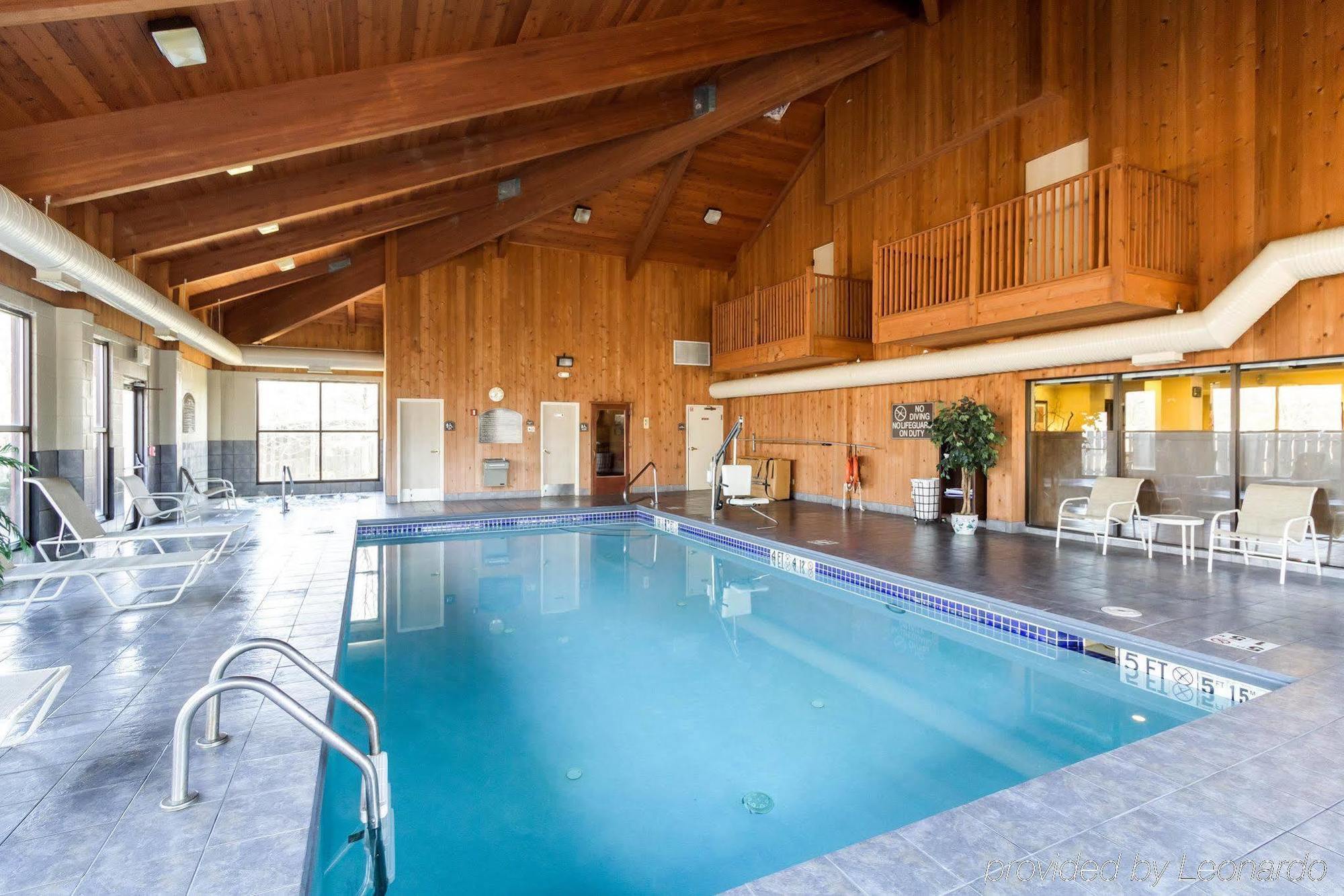 Quality & Village - Cleveland South Hotel 3*