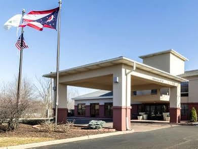 Quality & Village - Cleveland South Hotel 3*